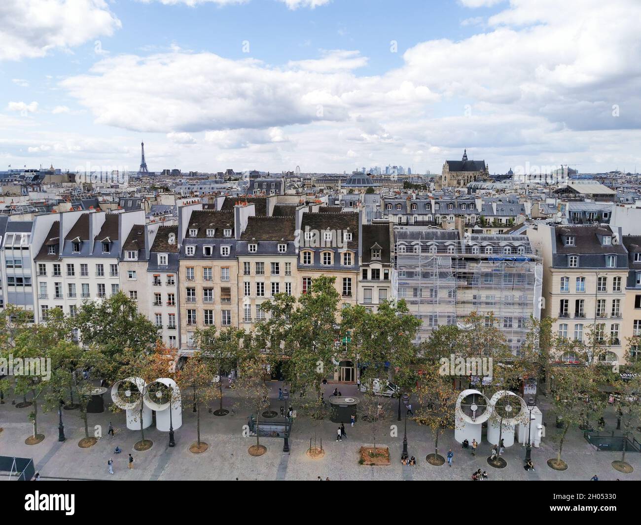 Vue sur le paysage de Paris depuis les terrasses du Centre Pompidou Banque D'Images