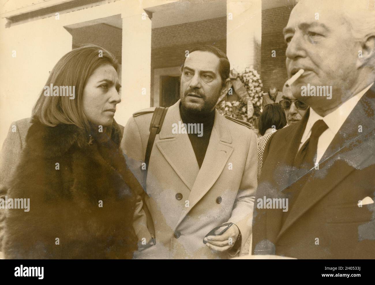 Acteurs et réalisateurs italiens Vittorio de Sica (à droite) et Nino Manfredi et épouse, années 1970 Banque D'Images