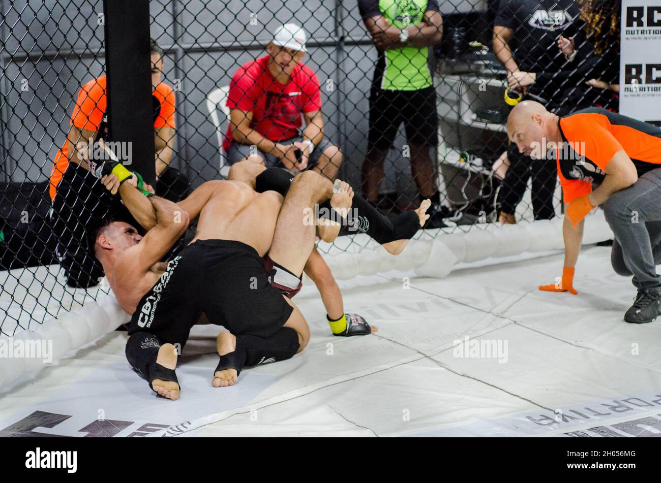 Rio de Janeiro, Brésil.09e octobre 2021.Ce samedi, 9 octobre, a eu lieu à Rio de Janeiro, la 14e édition d'Arena Global dans les modalités No GI, Boxe, K1, MMA amateur et MMA Professional, y compris le litige pour la ceinture légère.RD Champions athlète, Paulo Henrique, ?pH Laia?, a gagné et fixé la ceinture légère dans sa onzième victoire de carrière, le combattant est de plus en plus regardé par les événements et les conflits.De Madureira au monde, le pH est sourd et remporte la reconnaissance du cœur qu'il met dans le combat.Credit: Belga /FotoArena/Alamy Live News Banque D'Images