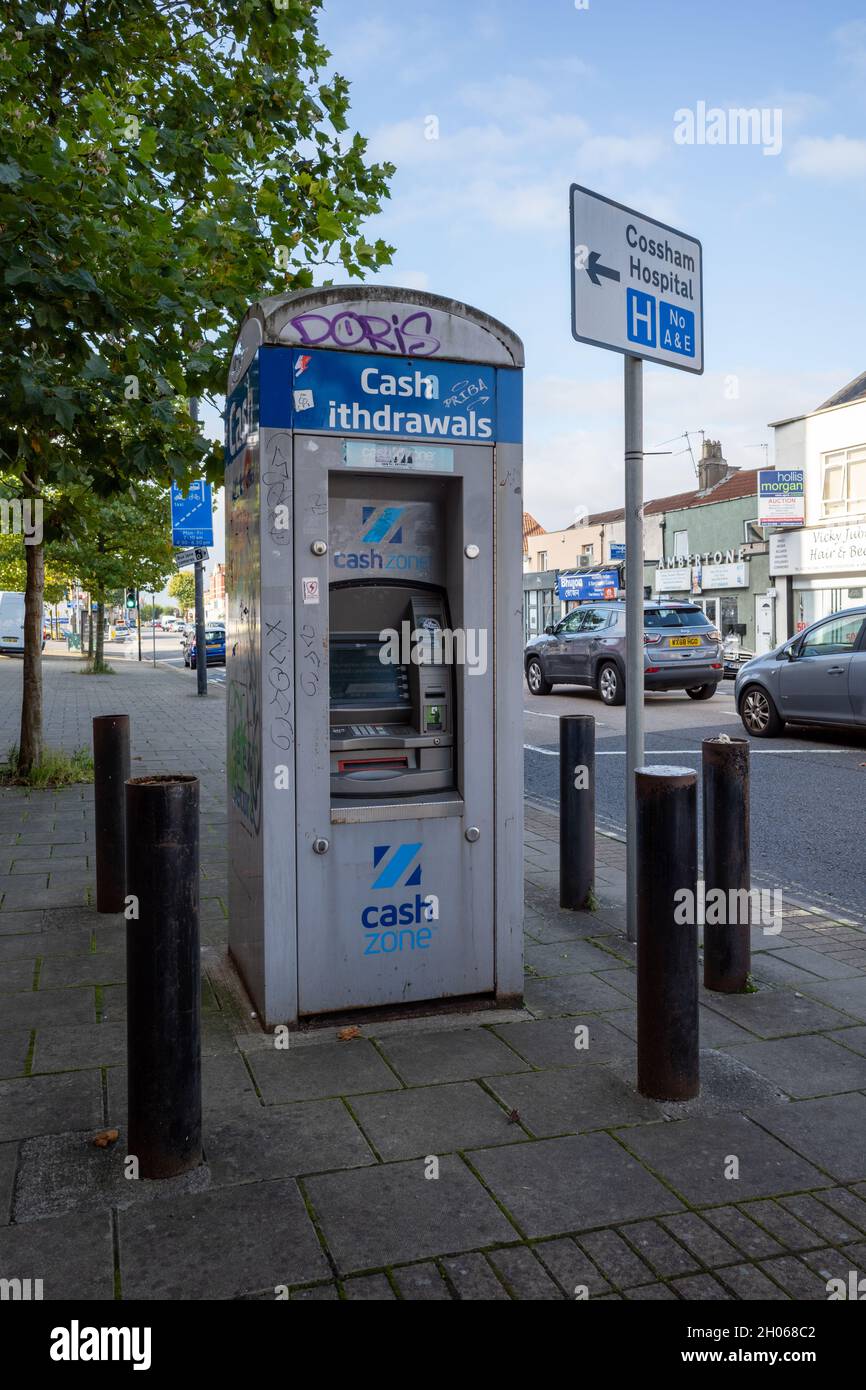 Distributeur automatique de billets autonome à Fishmares, Bristol (Oct21) Banque D'Images
