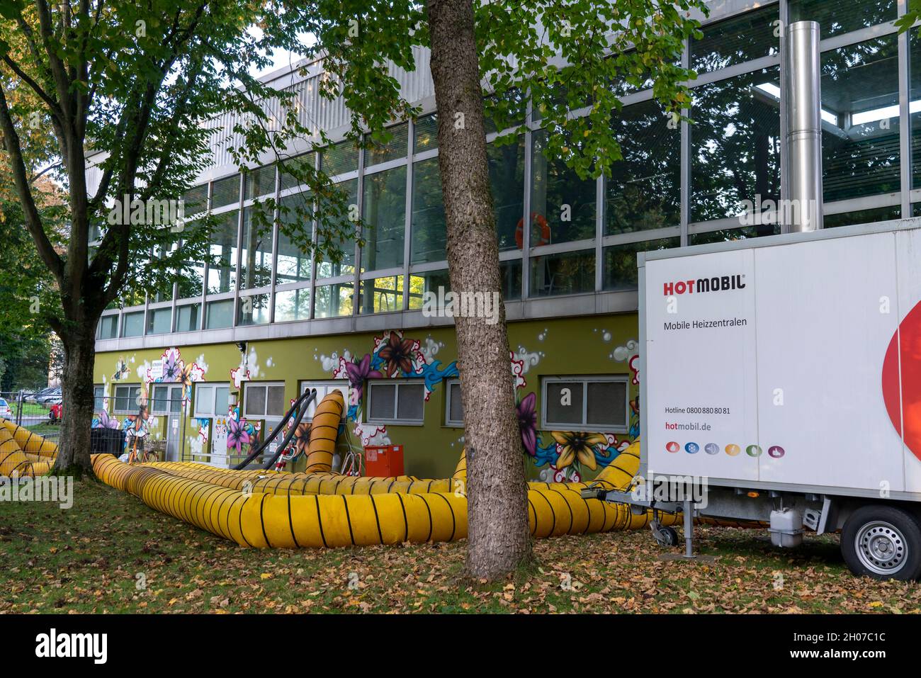 Restauration des dégâts d'eau, déshumidification, après l'inondation d'un bâtiment, séchage sous vide, piscine intérieure à Essen-werden, fortement inondée par le Banque D'Images