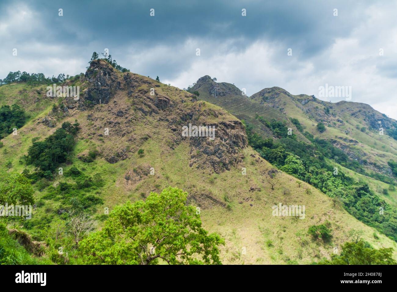 Montagnes près d'Ella, Sri Lanka Banque D'Images