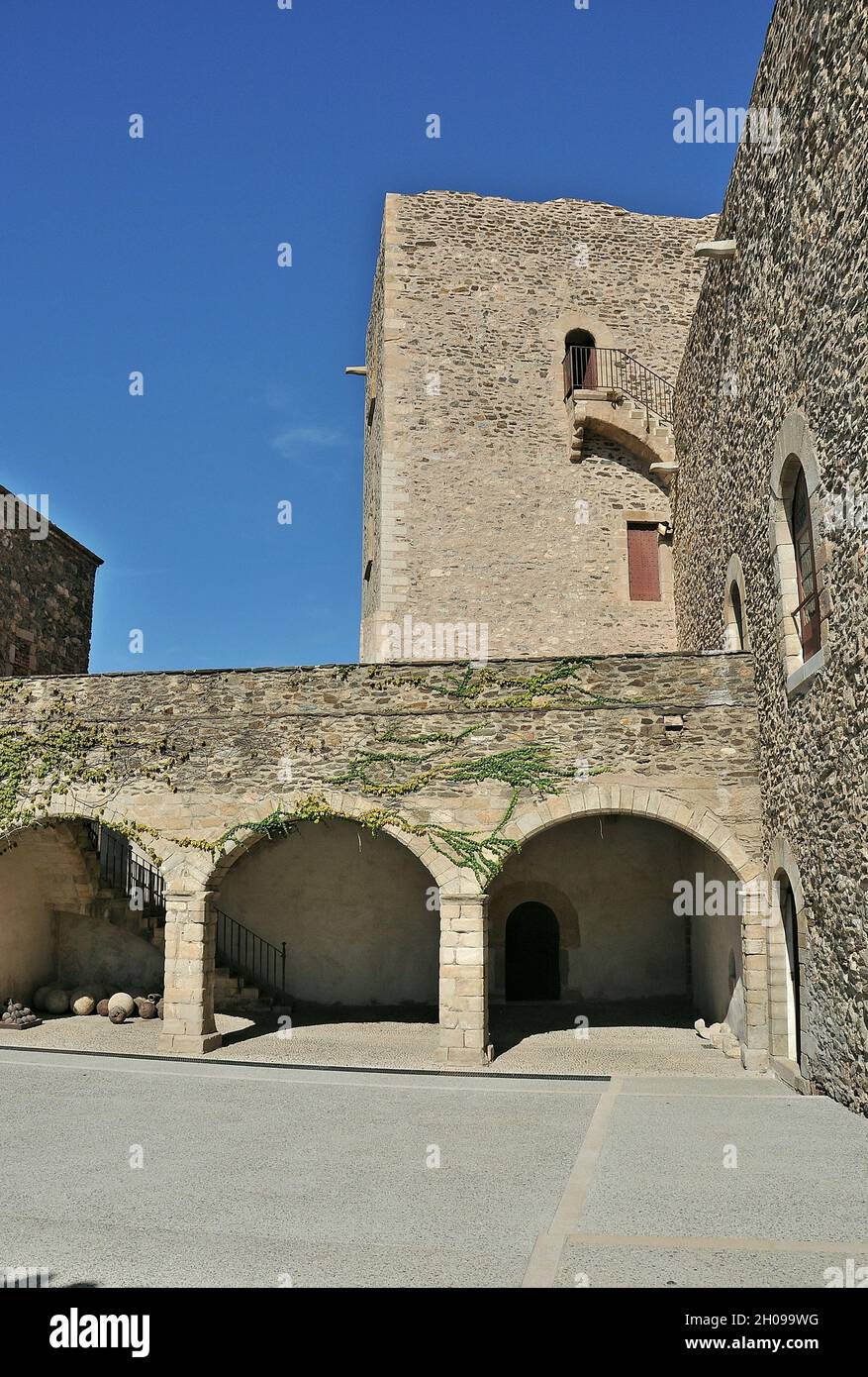 Le château royal de Collioure est situé dans les Pyrénées orientales, dans la région occitanie Banque D'Images