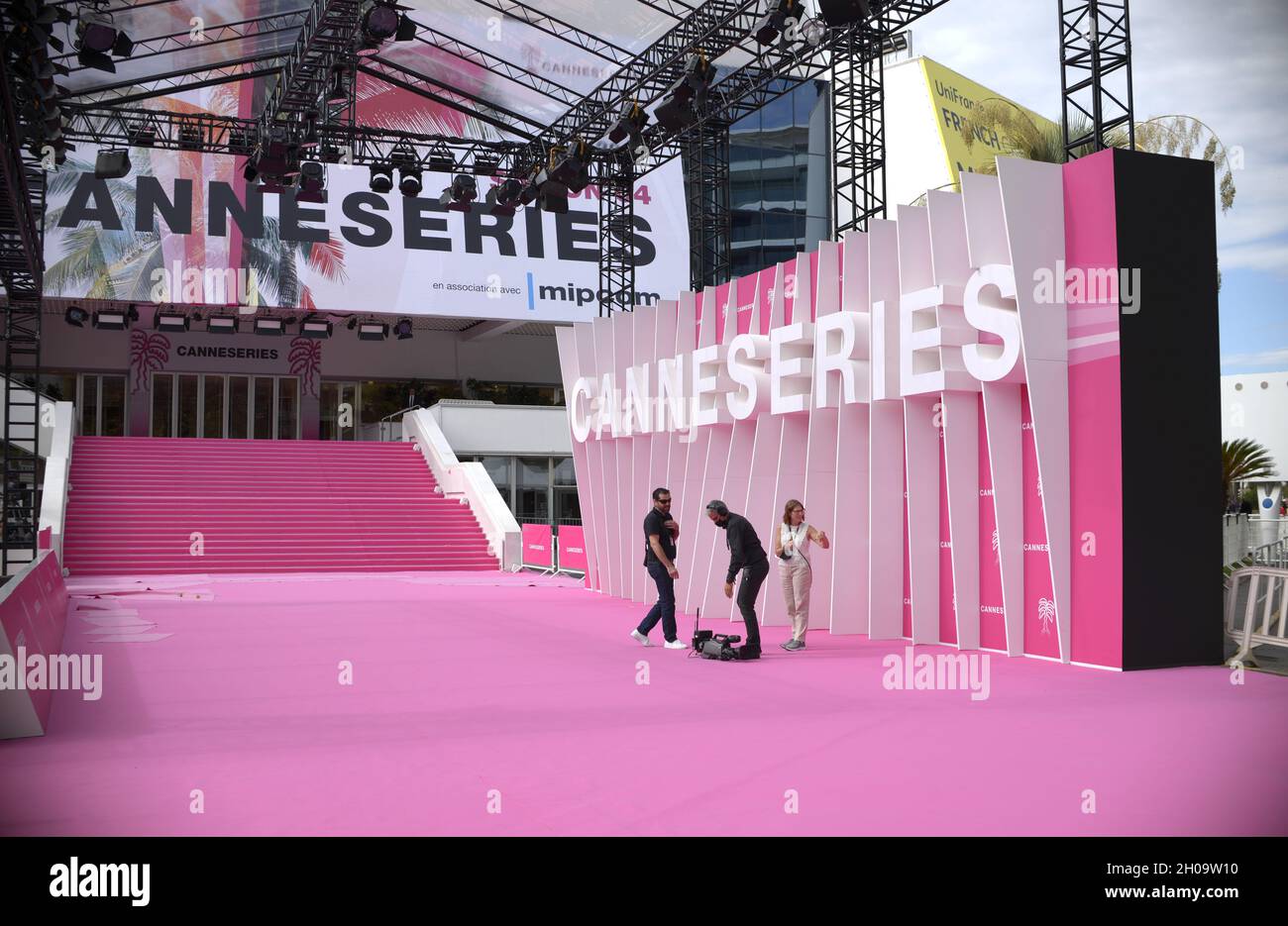 Contenu les créateurs assistent aux Canneseries 2021.Cannes, France.8 octobre FAMA © Fausto Marci Banque D'Images