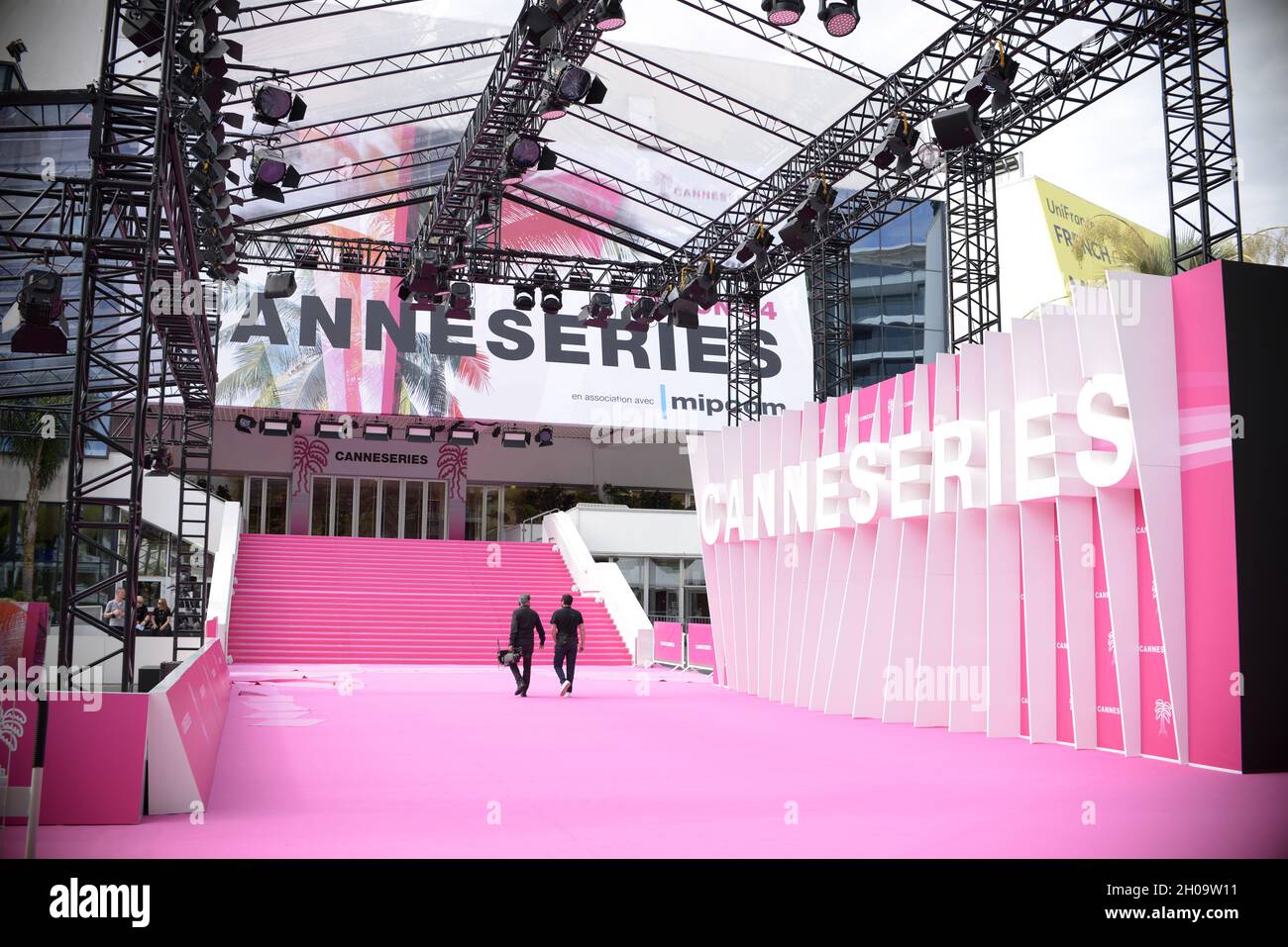 Contenu les créateurs assistent aux Canneseries 2021.Cannes, France.8 octobre FAMA © Fausto Marci Banque D'Images