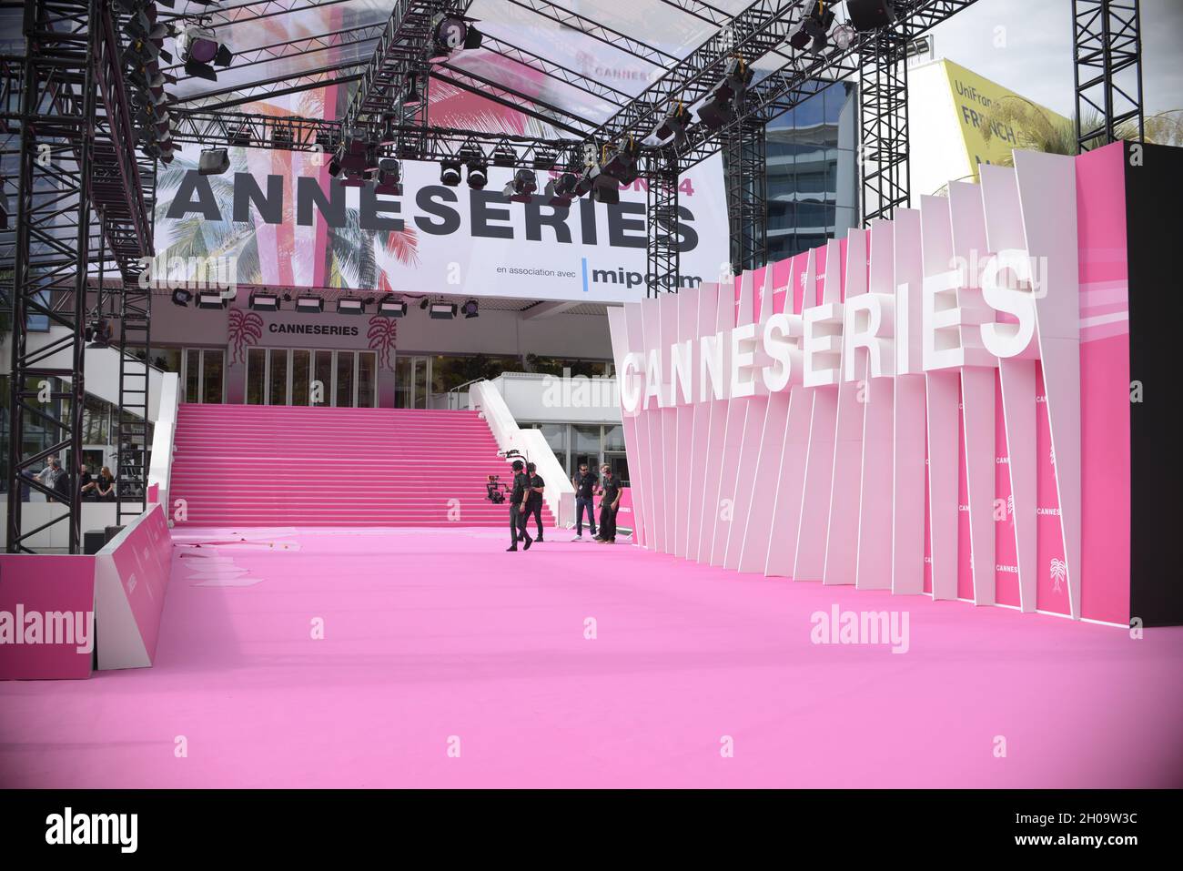 Contenu les créateurs assistent aux Canneseries 2021.Cannes, France.8 octobre FAMA © Fausto Marci Banque D'Images