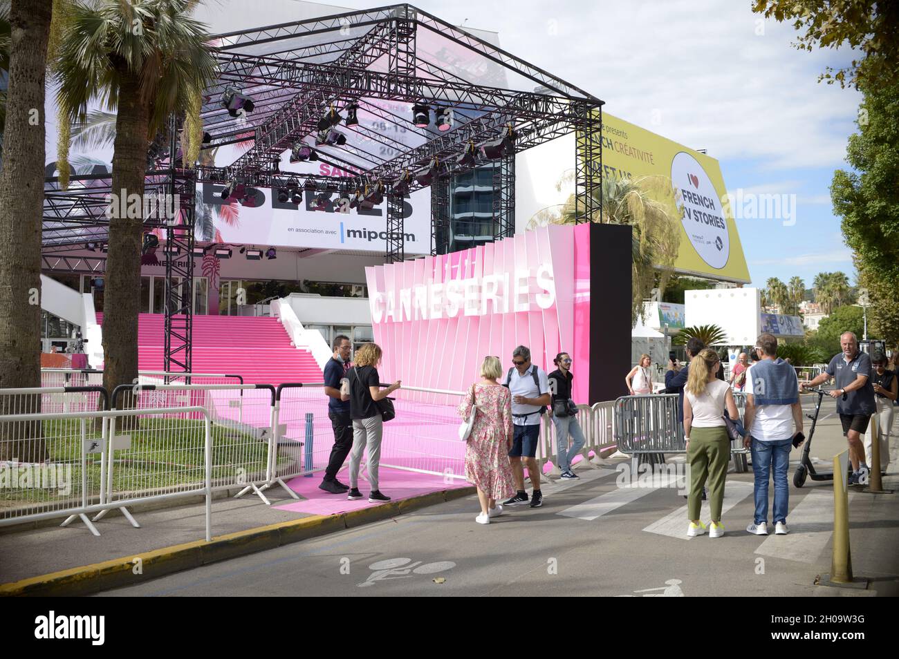Contenu les créateurs assistent aux Canneseries 2021.Cannes, France.8 octobre FAMA © Fausto Marci Banque D'Images