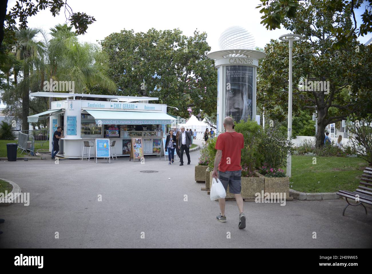 Contenu les créateurs assistent aux Canneseries 2021.Cannes, France.8 octobre FAMA © Fausto Marci Banque D'Images