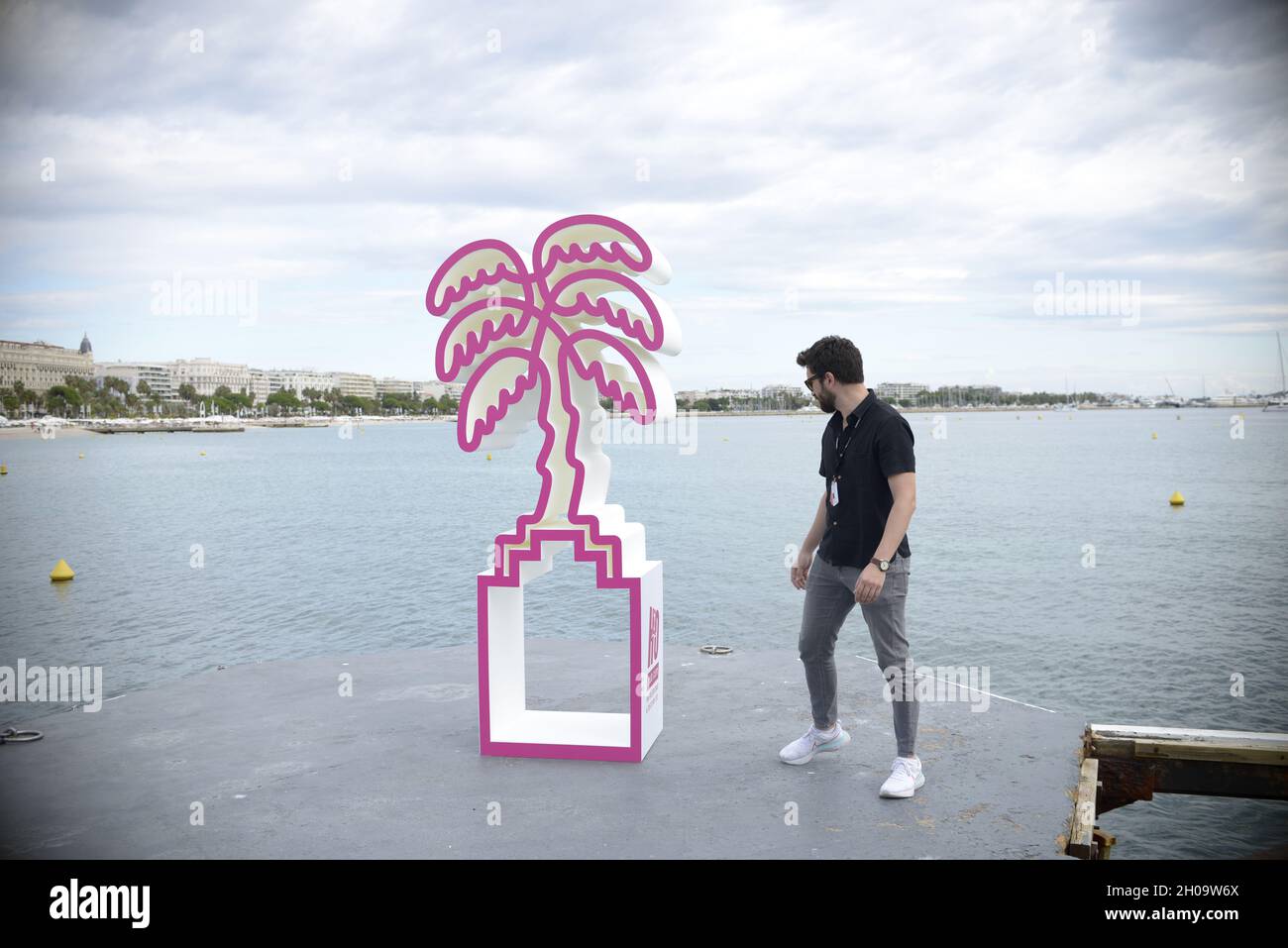 Contenu les créateurs assistent aux Canneseries 2021.Cannes, France.8 octobre FAMA © Fausto Marci Banque D'Images