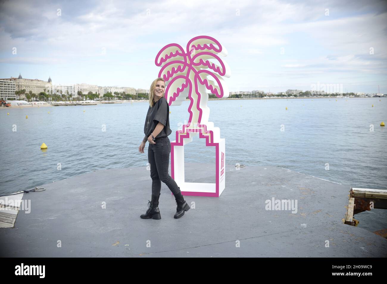 Contenu les créateurs assistent aux Canneseries 2021.Cannes, France.8 octobre FAMA © Fausto Marci Banque D'Images