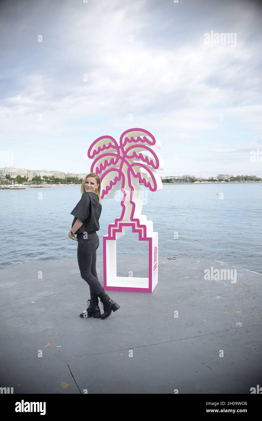 Contenu les créateurs assistent aux Canneseries 2021.Cannes, France.8 octobre FAMA © Fausto Marci Banque D'Images