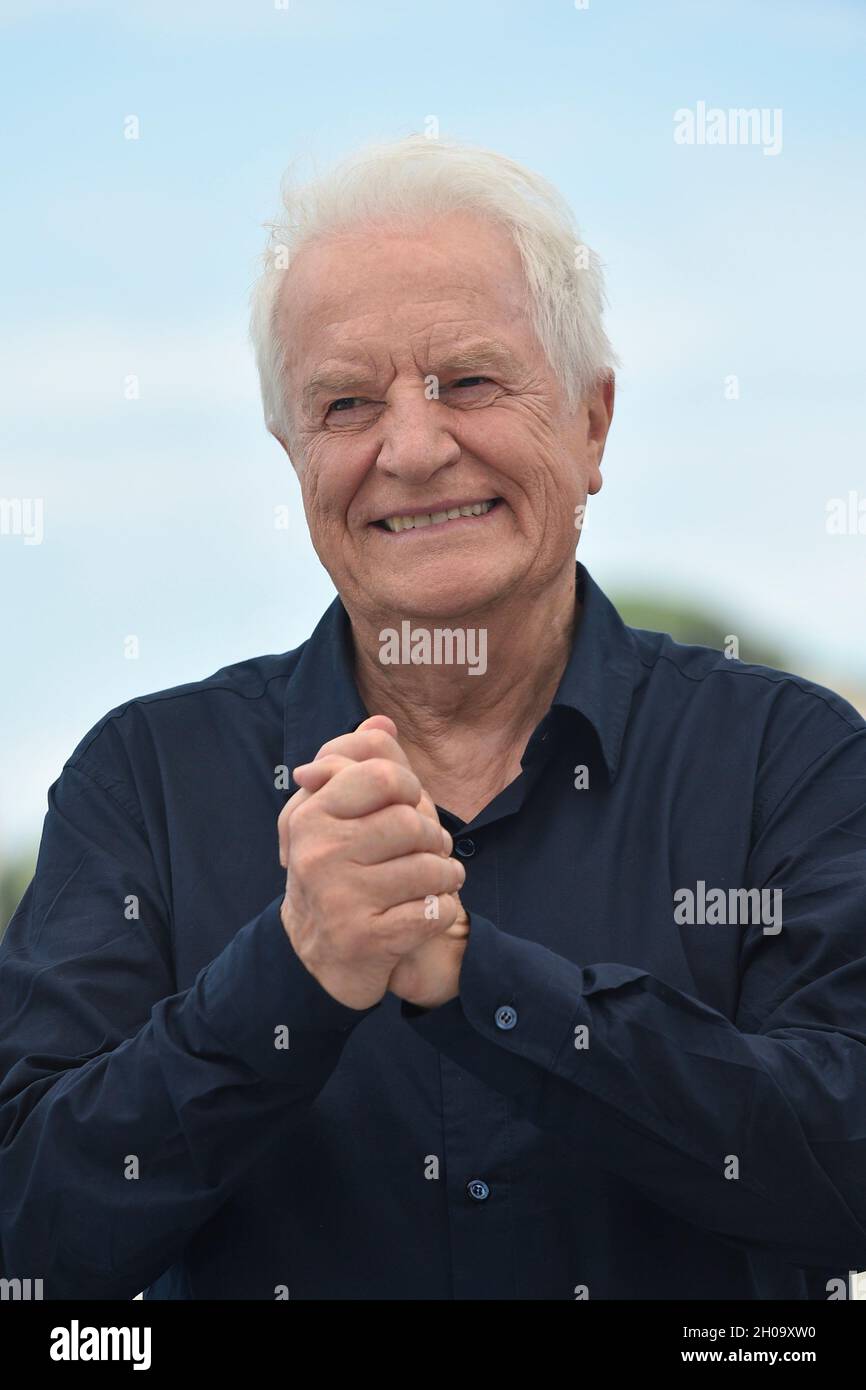 La 74e édition du Festival de Cannes: L'acteur André Dussollier posant pendant le photocall pour le film "tout va bien" (Français: Tout s'est bien b Banque D'Images