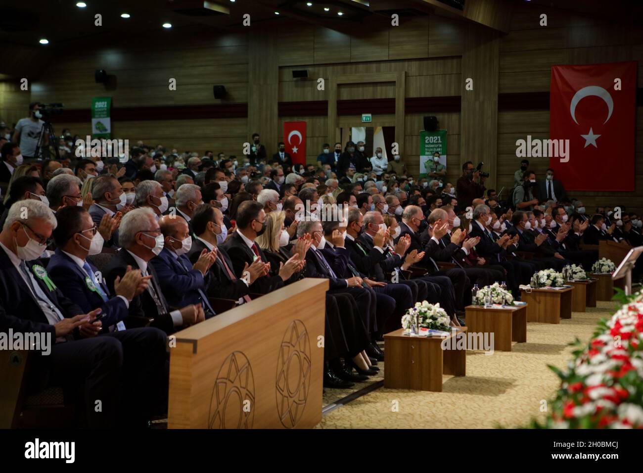 6 octobre 2021, Gaziantep, Anatolie du Sud-est, Turquie : Gaziantep,Turquie.06 octobre 2021.La cérémonie de remise des étoiles de Gaziantep a lieu au Centre culturel Martyr Kamil, dans la ville turque de Gaziantep.Des personnalités éminentes ont assisté à la cérémonie, notamment le président de l'Union des chambres et des échanges de marchandises de Turquie (TOBB), Rifat HisarcıklıoÄŸlu, le maire de la municipalité métropolitaine de Gaziantep, Fatma Sahin, le gouverneur de Gaziantep, Davut Gul, et le président de la chambre d'industrie de Gaziantep, Adnan Unverdi.Au cours de la cérémonie, organisée par la Chambre d'Industrie de Gaziantep, com couronné de succès Banque D'Images