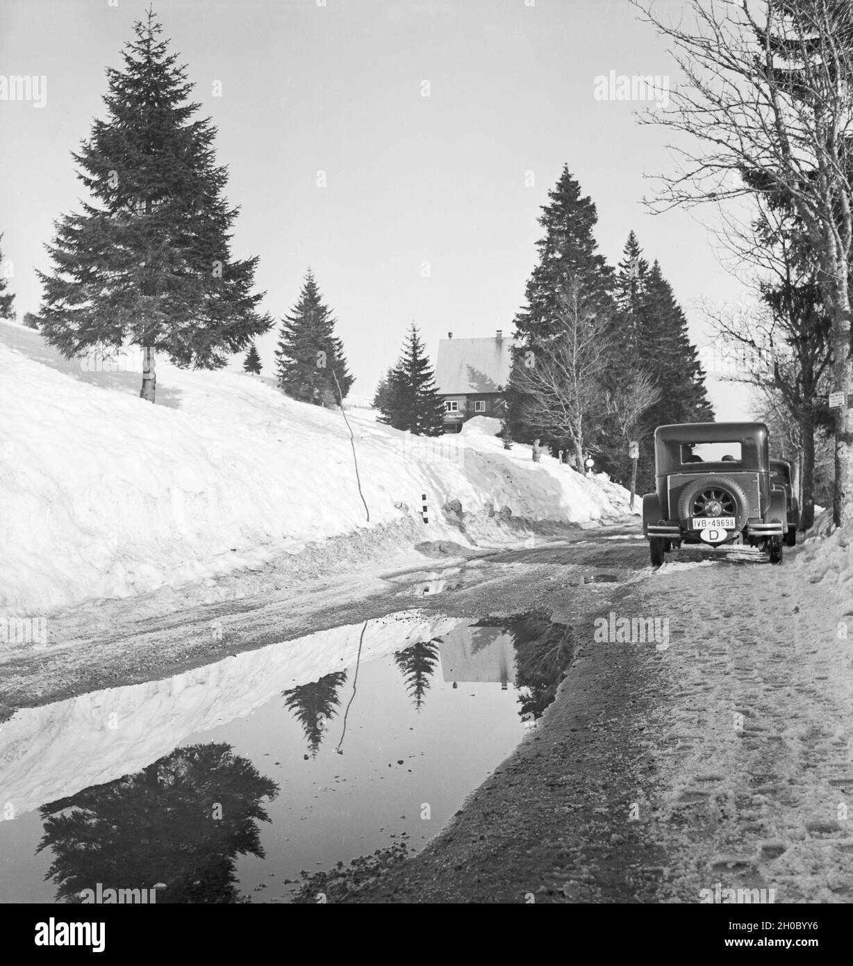 Skigebiet am Feldberg im Schwarzwald, Deutsches Reich 1930er Jahre. Région de ski au Mont Feldberg en Forêt-Noire, Allemagne 1930. Banque D'Images