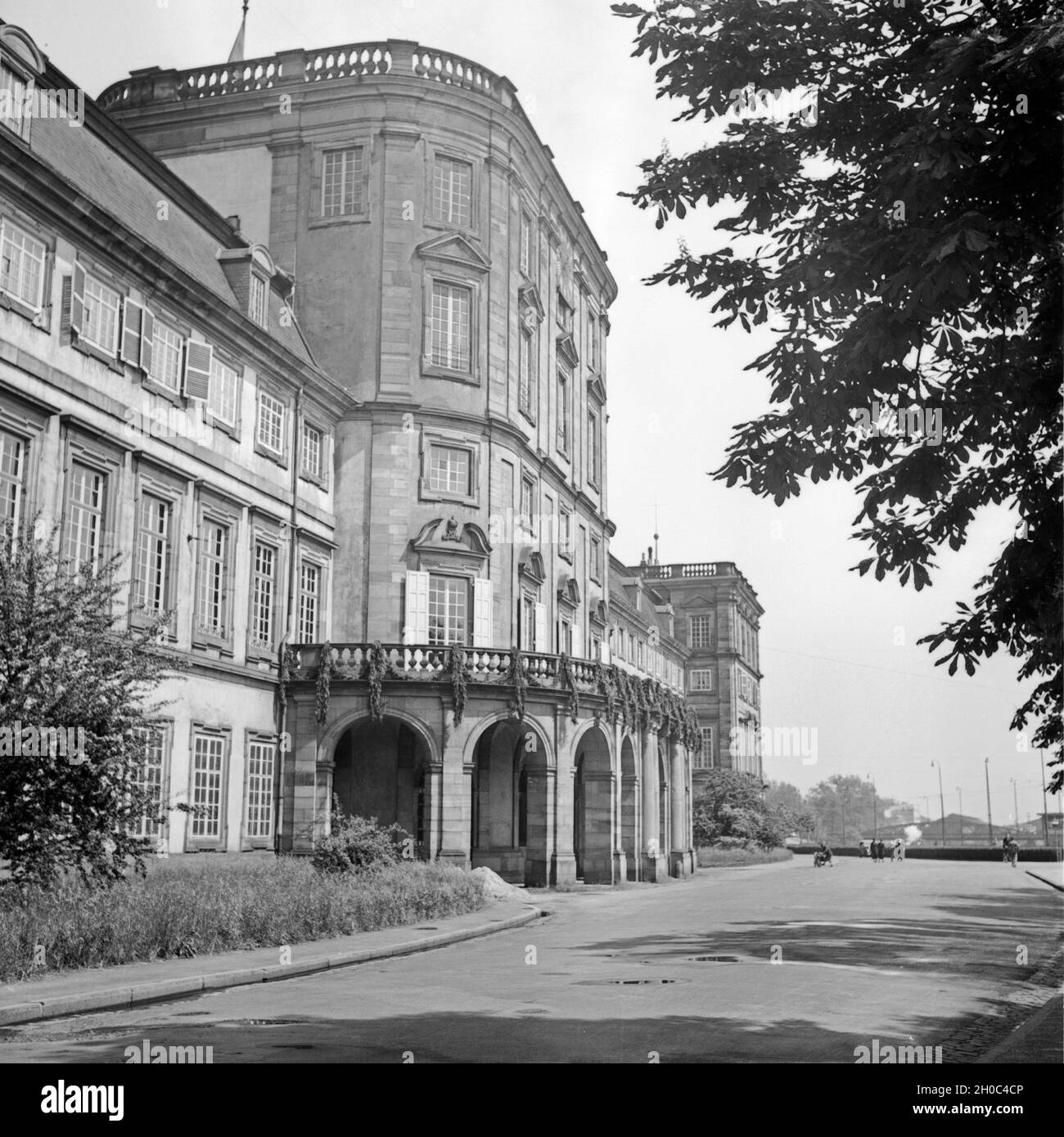 Eingangsbereich vom Schloß à Mannheim, Deutschland 1930er Jahre. Entrée du château de Mannheim, Allemagne 1930. Banque D'Images