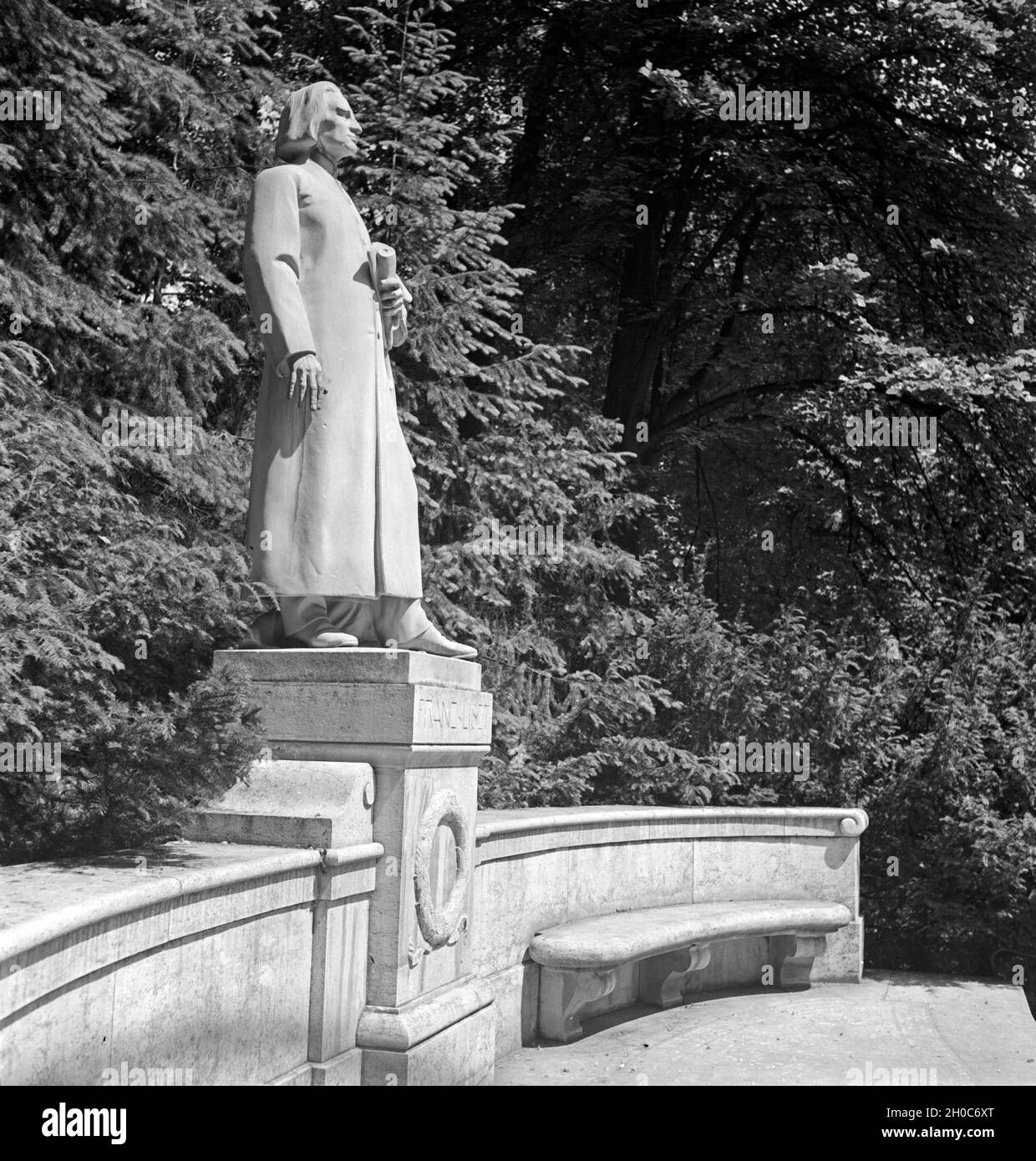 Denkmal des Komponisten Franz Liszt à Weimar, Deutschland 1930 er Jahre. Monument du compositeur Franz Liszt à Weimar, Allemagne 1930. Banque D'Images