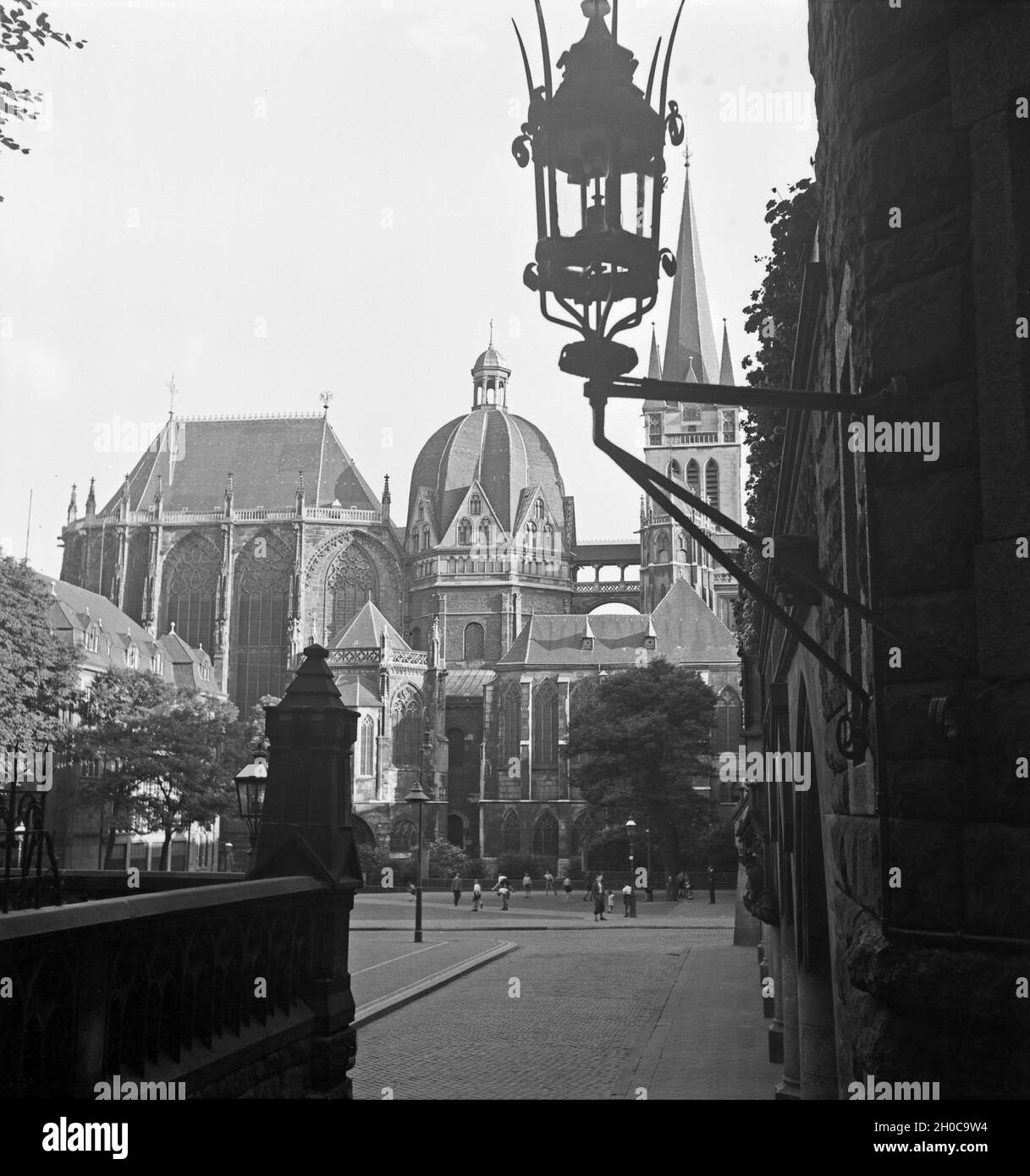 Blick über den Kaschhof zum Dom à Aix-la-Chapelle, Deutschland 1930 er Jahre. Vue sur Kaschhof square à la cathédrale, l'Allemagne des années 1930. Banque D'Images