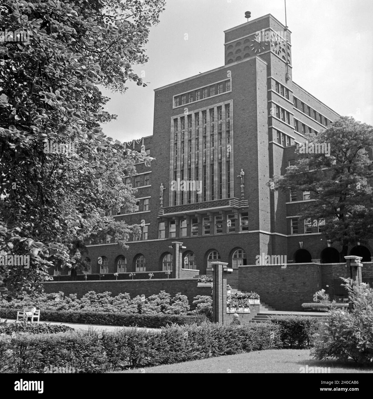 Das Rathaus in der Innenstadt von Deutschland, Oberhausen 1930 er Jahre. L'hôtel de ville d'Oberhausen, Allemagne 1930. Banque D'Images