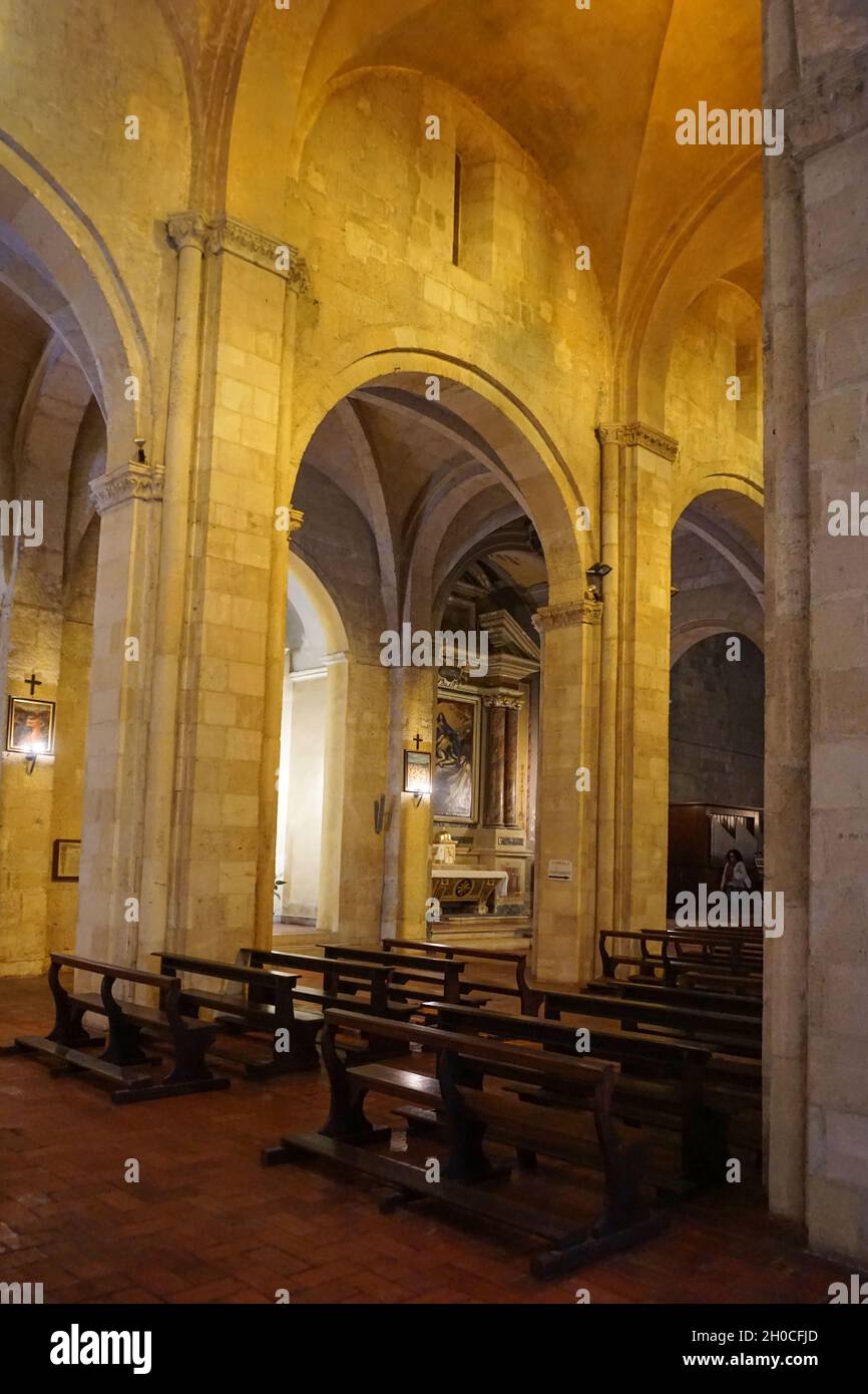 Église du XIIIe siècle de San Francesco, Tarquinia, Latium, Italie, Europe Banque D'Images