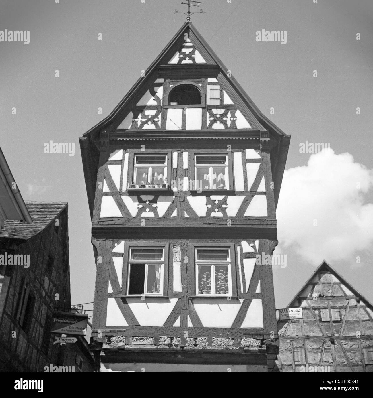 Ein altes Fachwerkhaus à Bad Wimpfen, Deutschland 1930 er Jahre. Une vieille maison à colombages à Bad Wimpfen, Allemagne 1930. Banque D'Images