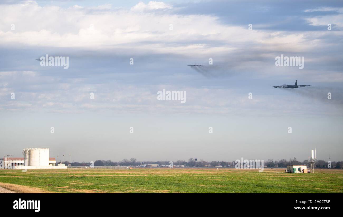 Trois Stratoforteresses B-52H partent de la base aérienne de Barksdale, en Louisiane, le 26 janvier 2021. Banque D'Images