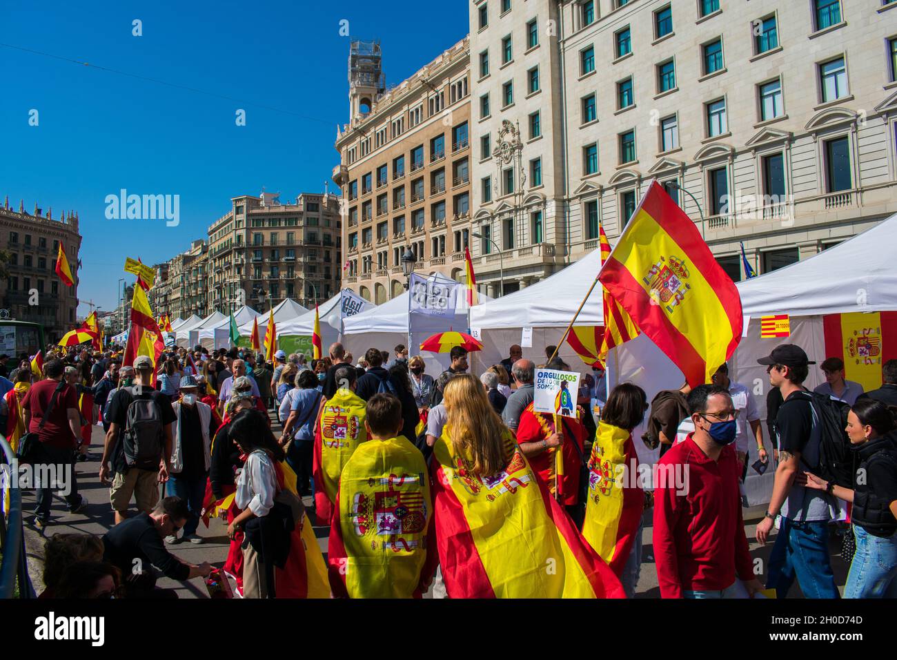 Barcelone, Espagne 12 2021 octobre, célébration de la journée du patrimoine hispanique à Gracia Avenue Banque D'Images