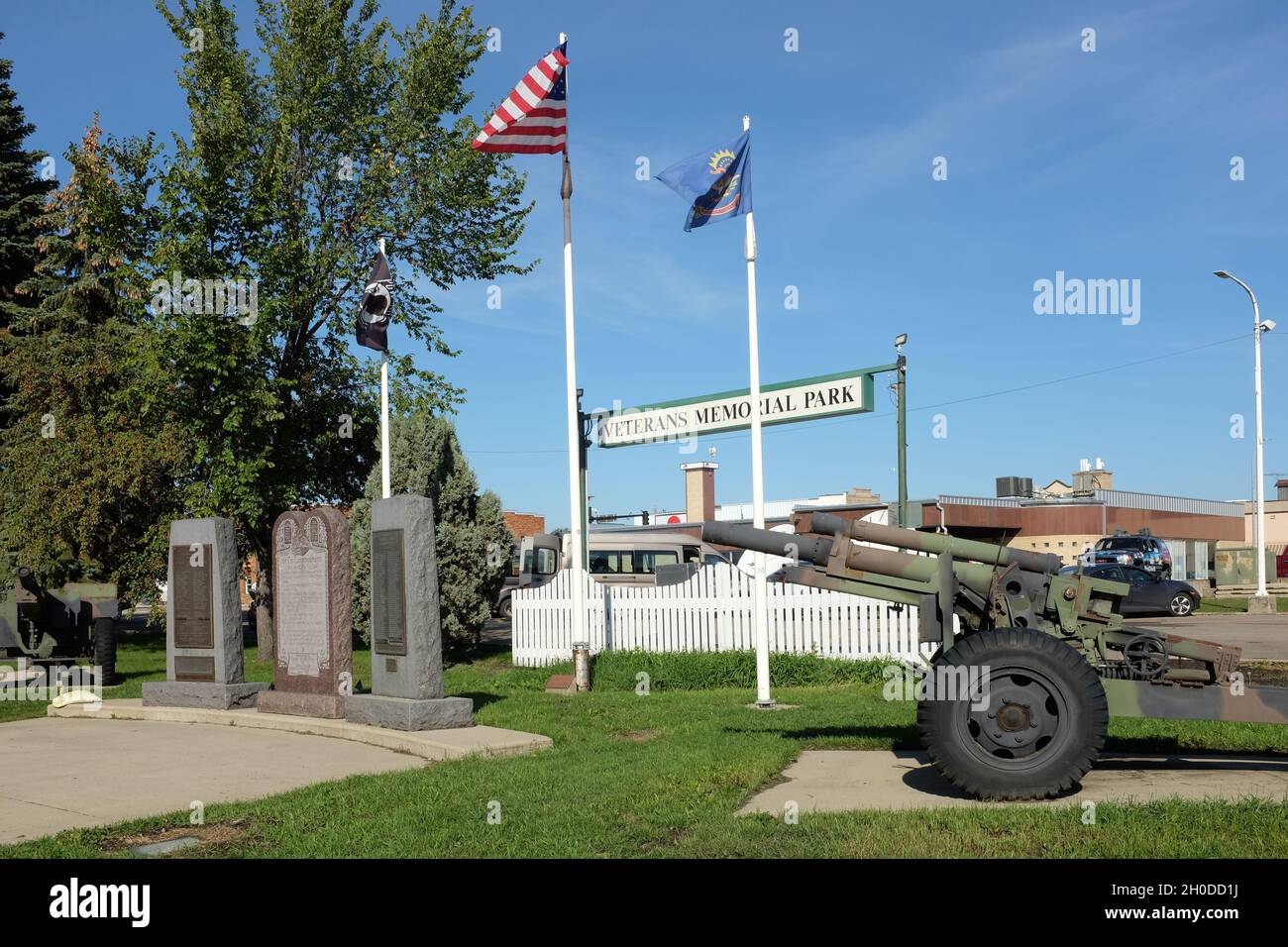 VALLEY CITY, DAKOTA DU NORD - 2 octobre 2021 : monuments et Howitzer au Veterans Memorial Park. Banque D'Images