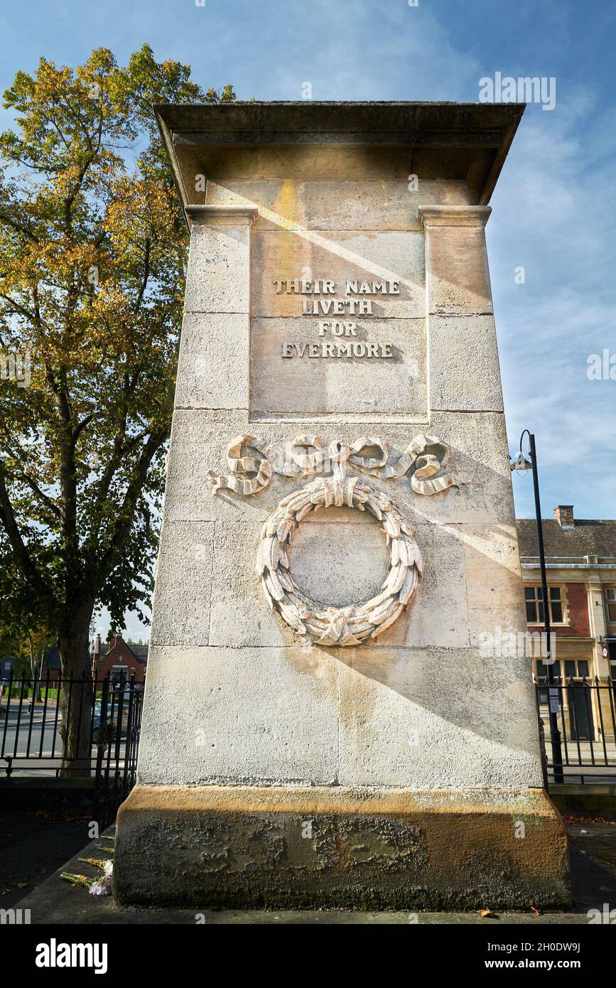 Monument commémoratif de guerre à Kettering, en Angleterre, pour ceux qui sont morts dans la première guerre mondiale (la Grande Guerre), 1914-18. Banque D'Images