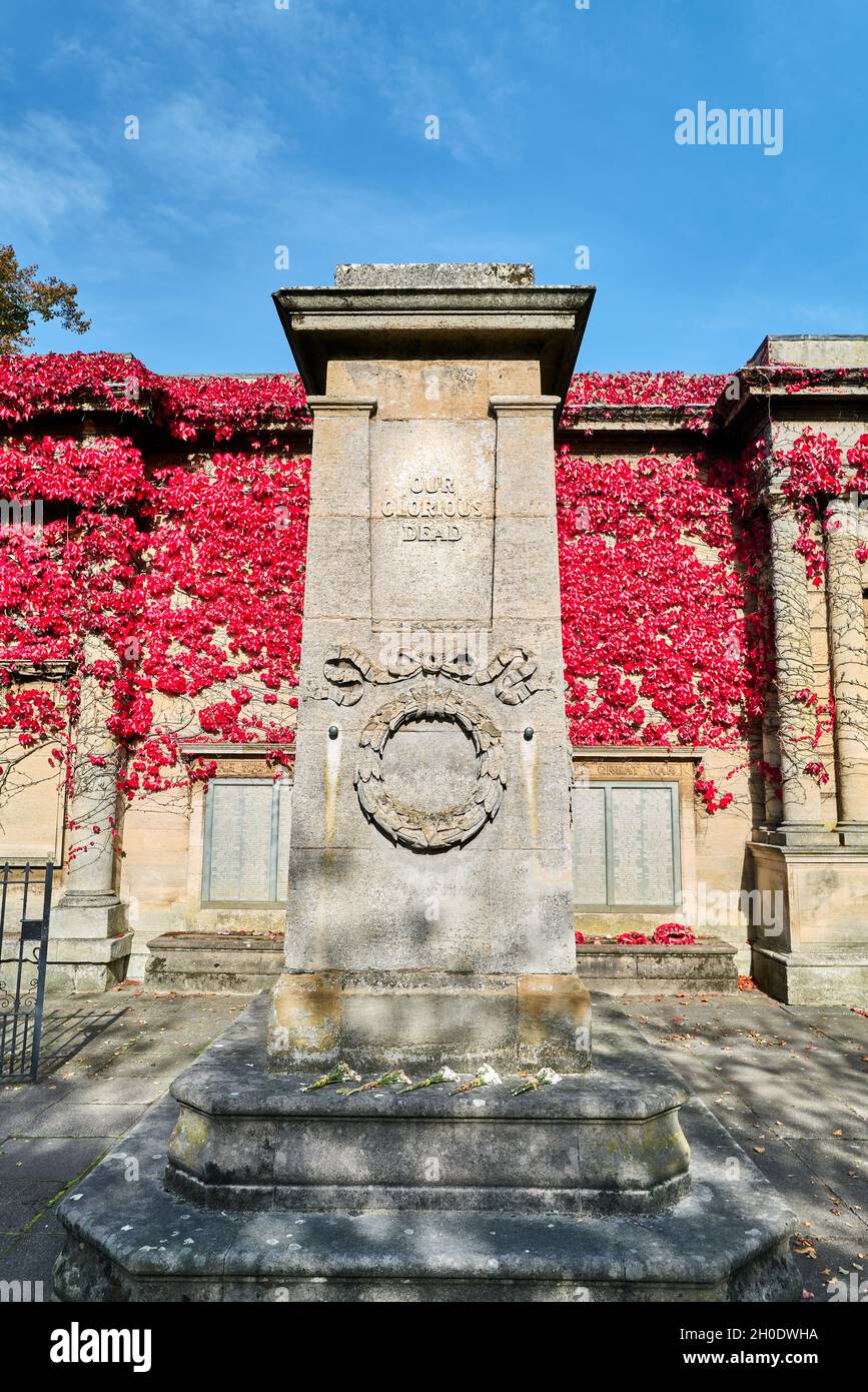 Cenotaph et mémorial de guerre à Kettering, Angleterre, pour ceux qui sont morts dans la première guerre mondiale (la Grande Guerre), 1914-18. Banque D'Images