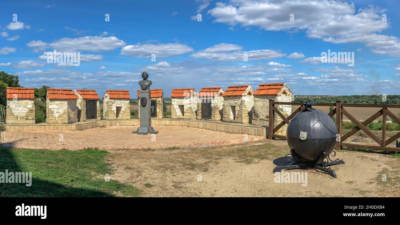Bender, Moldova 06.09.2021. Monument au Baron Munchaussen près de la forteresse de Tighina à Bender, Transnistrie ou Moldavie, par une belle journée d'été Banque D'Images