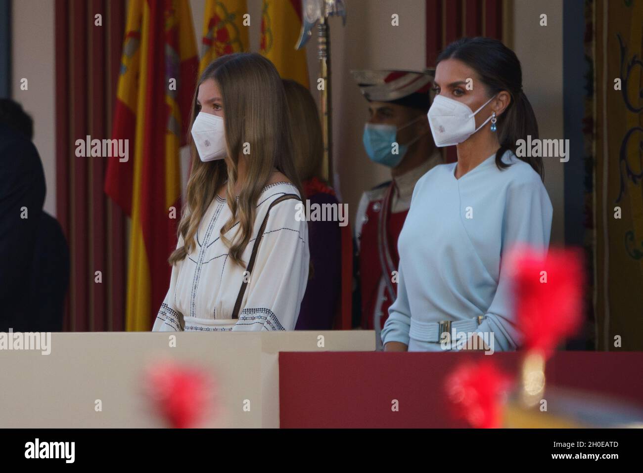 Madrid, Espagne.12 octobre 2021.L'Infanta Sofia et la Reine Letizia, lors de l'acte solennel d'hommage au drapeau national et au défilé militaire le jour de l'Hispanidad, à Madrid.(Photo par Atilano Garcia/SOPA Images/Sipa USA) crédit: SIPA USA/Alay Live News Banque D'Images