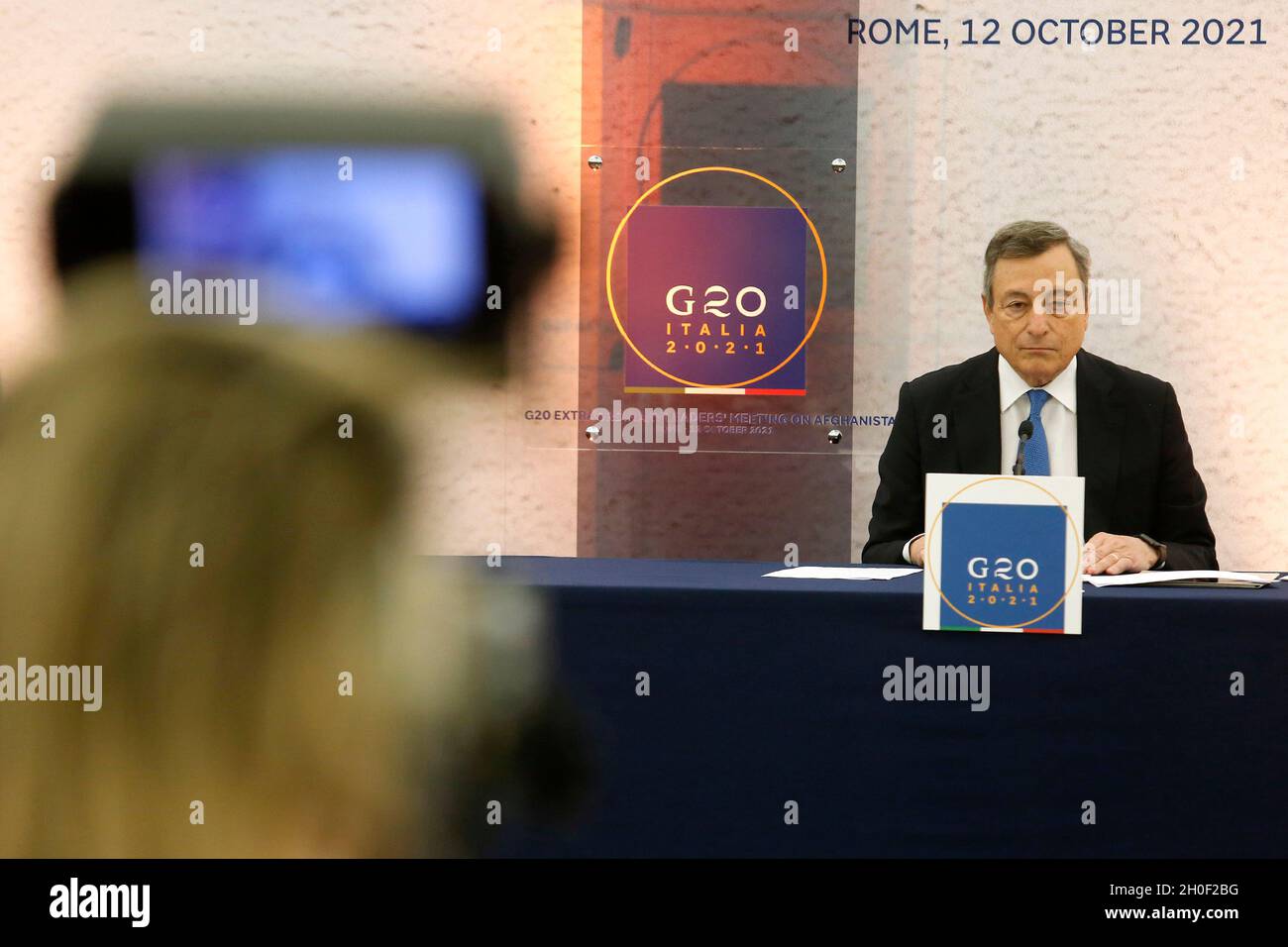 Rome, Italie.12 octobre 2021.Le Premier ministre italien Mario Draghi assiste à une conférence de presse après la réunion extraordinaire des dirigeants du G20 sur l'Afghanistan.Rome (Italie), 12 octobre 2021 photo Samantha Zucchi Insidefoto crédit: Insidefoto srl/Alay Live News Banque D'Images