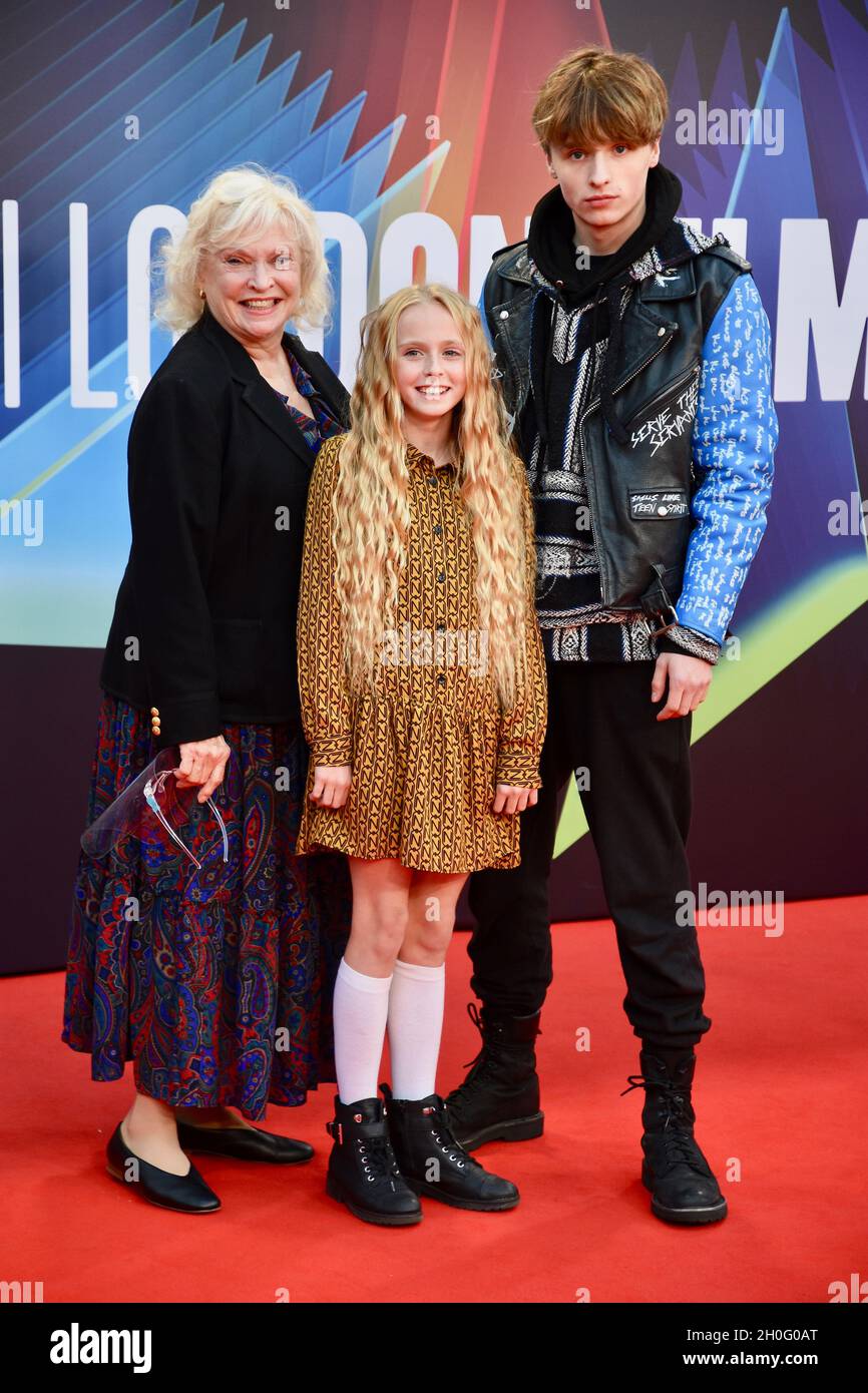 Londres, Royaume-Uni.Olive et Ty Tennant, 'Belfast' - American Airlines Gala, BFI London film Festival, Royal Festival Hall, Southbank, Royaume-Uni. Banque D'Images