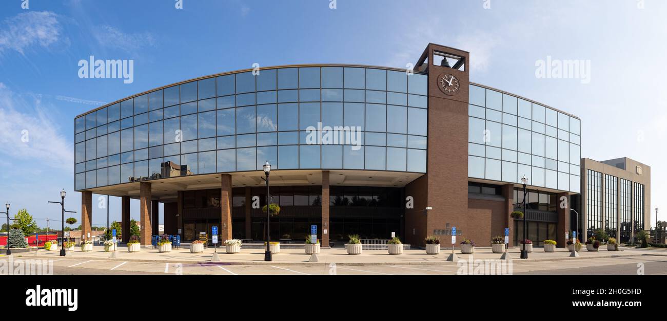 Anderson, Indiana, États-Unis - 21 août 2021 : le palais de justice du comté de Madison perspective de l'œil de poisson Banque D'Images