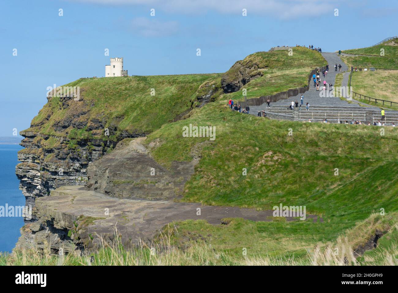 O'Brian's Tower, falaises de Moher (Aillte an Mhothair), Lahinch, Comté de Clare, République d'Irlande Banque D'Images
