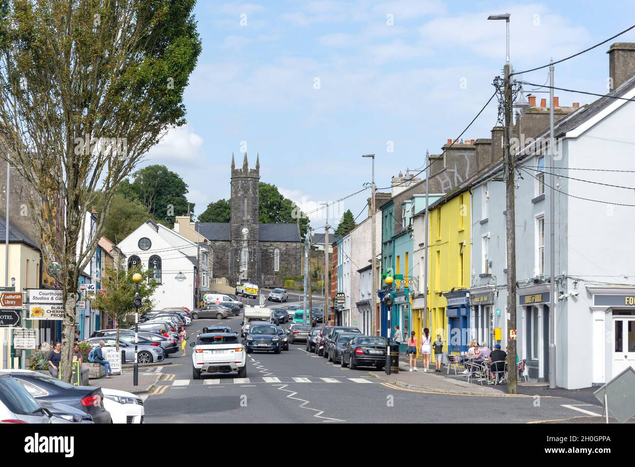Main Street, Ennistymon (Inis Diomain), Comté de Clare, République d'Irlande Banque D'Images