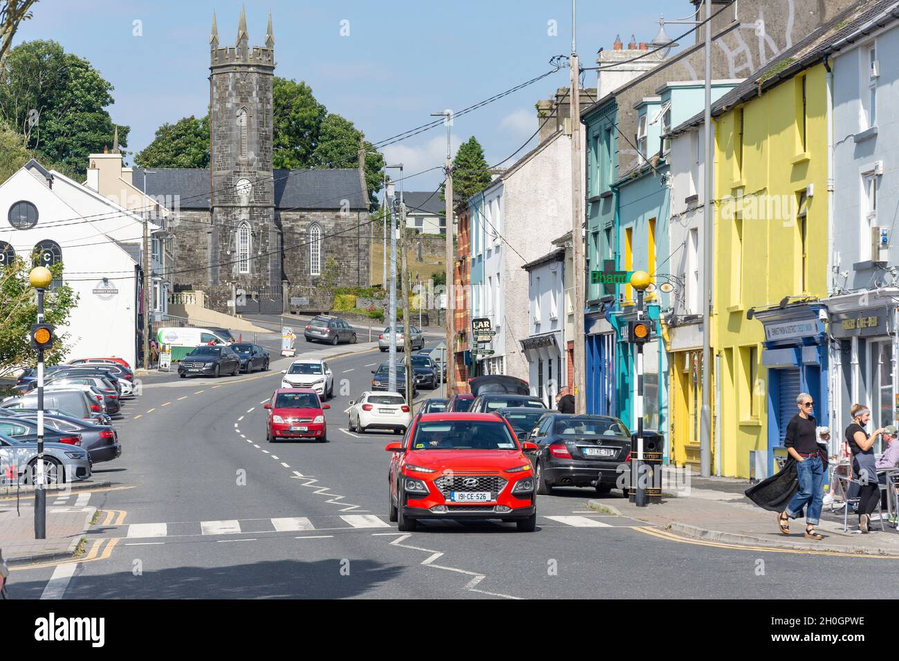 Main Street, Ennistymon (Inis Diomain), Comté de Clare, République d'Irlande Banque D'Images