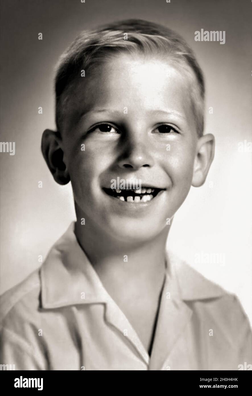 1962 CA, Etats-Unis : le célèbre BILL GATES ( bo​rn à Seattle, 28 octobre 1955​ ) quand était un jeune garçon de 7 ans .Photographe inconnu .Magnat américain , investisseur et propriétaire de médias fondateur de WINDOWS MICROSOFT Company .Photographe inconnu .- INFORMATICA - INFORMATICO - INFORMATIQUE - INFORMATIQUE - INVENTORE - INVENTEUR - HISTOIRE - FOTO STORICHE - TYCOON - personalità da bambino bambini da giovane - personnalité personnalités quand était jeune - INFANZIA - ENFANCE - BAMBINO - BAMBINI - ENFANTS - ENFANT --- ARCHIVIO GBB Banque D'Images
