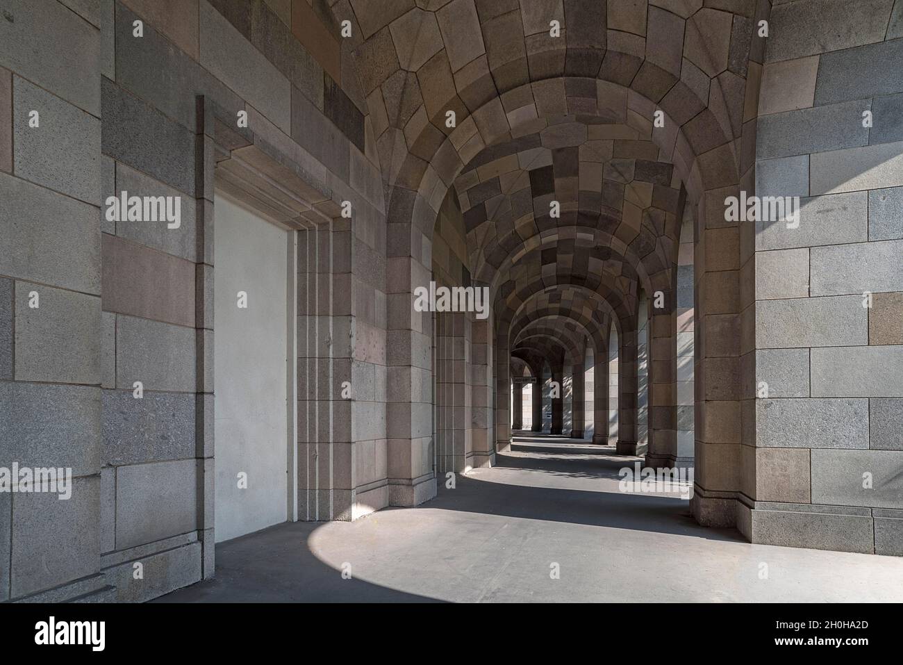 Circuit d'arcade de la salle des congrès, construction monumentale inachevée des socialistes nationaux sur l'ancien site du rassemblement du parti nazi, 1933-1945 Banque D'Images