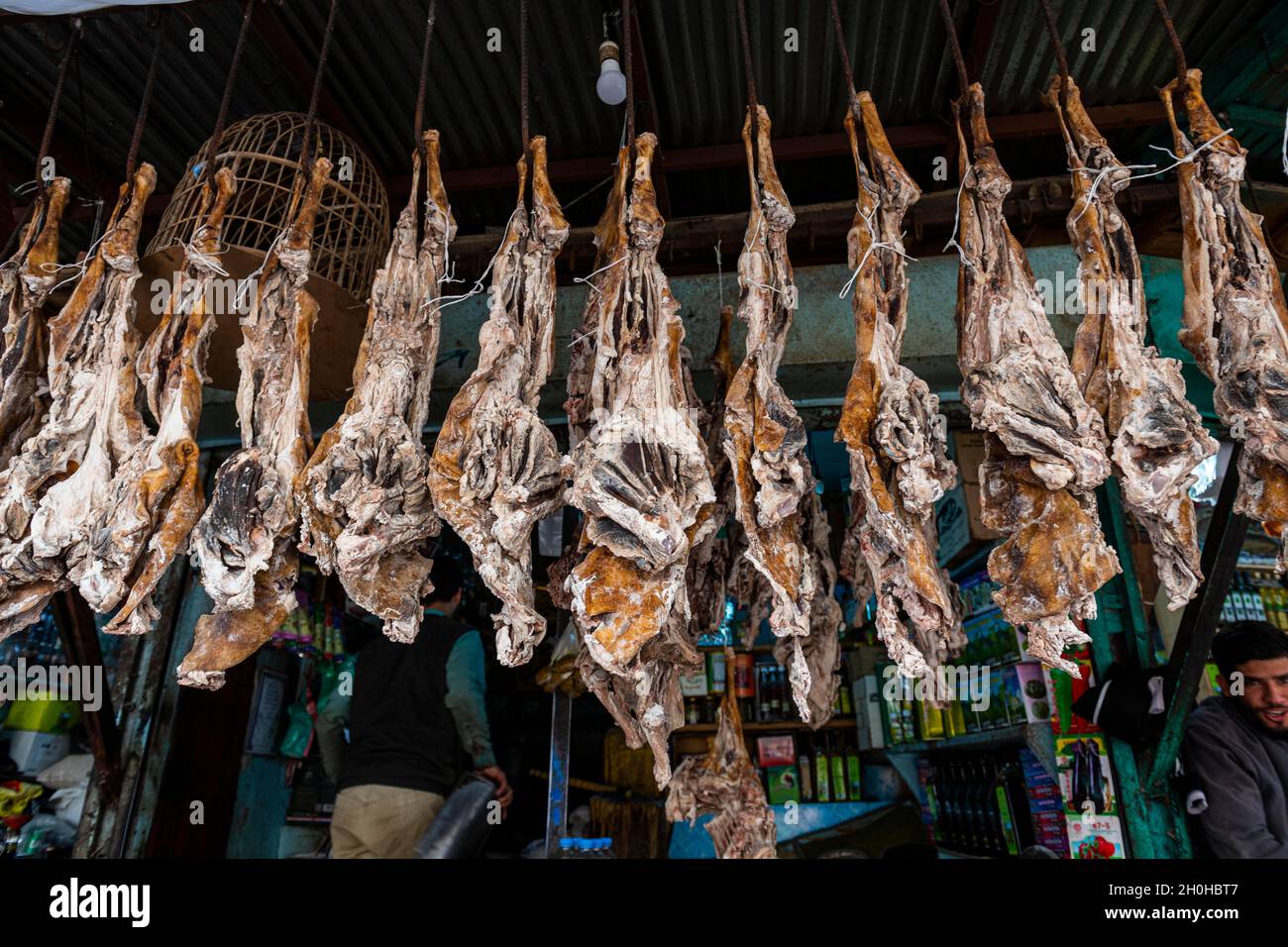 Vente de viande séchée, rue Bird, Kaboul, Afghanistan Banque D'Images