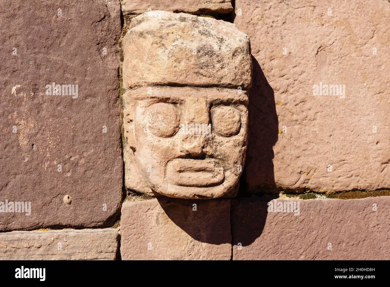 Chef de secours dans la cour encastrée, ruines de Tiwanaku, également Tiahuanaco, site du patrimoine mondial de l'UNESCO, département de la Paz, Bolivie Banque D'Images