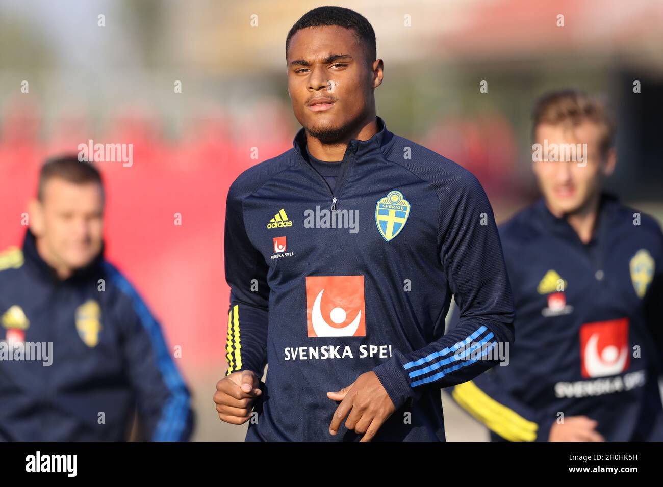 Monza, Italie, 12 octobre 2021.Amin Sarr de Suède pendant l'échauffement précédant le match de qualification des moins de 21 ans de l'UEFA au Stadio Brianteo, Monza.Le crédit photo devrait se lire: Jonathan Moscrop / Sportimage Banque D'Images