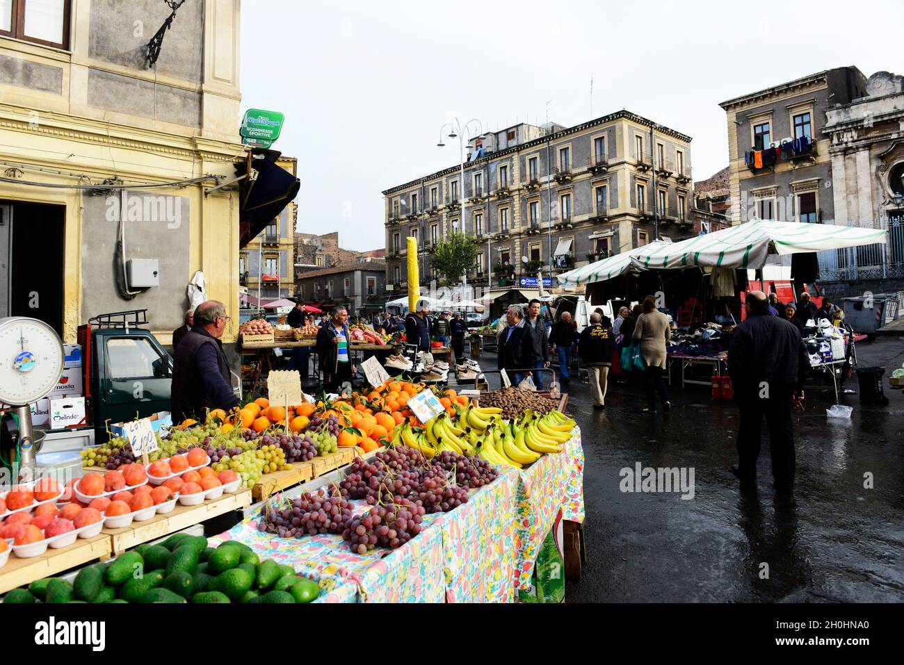 Marchés dynamiques de produits frais à Catane, en Italie. Banque D'Images