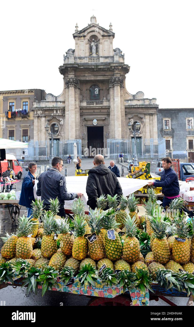 Marchés dynamiques de produits frais à Catane, en Italie. Banque D'Images