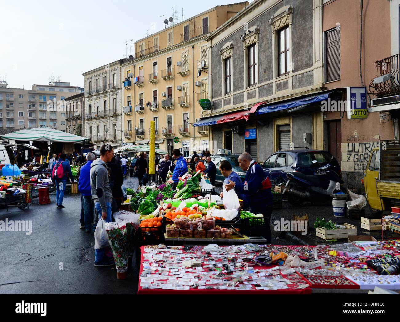 Marchés dynamiques de produits frais à Catane, en Italie. Banque D'Images