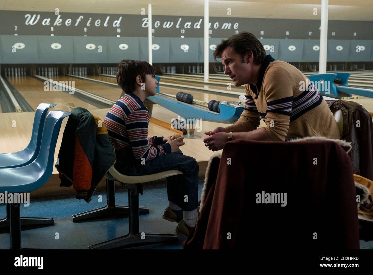 DATE DE SORTIE: 22 décembre 2021 TITRE: The Tender Bar STUDIO: Smokehouse Pictures DIRECTEUR: George Clooney PLOT: Un garçon qui grandit sur long Island cherche des figures de père parmi les patrons au bar de son oncle.AVEC: DANIEL RANIERI, BEN AFFLECK comme oncle Charlie.(Credit image: © Smokehouse Pictures/Entertainment Pictures) Banque D'Images