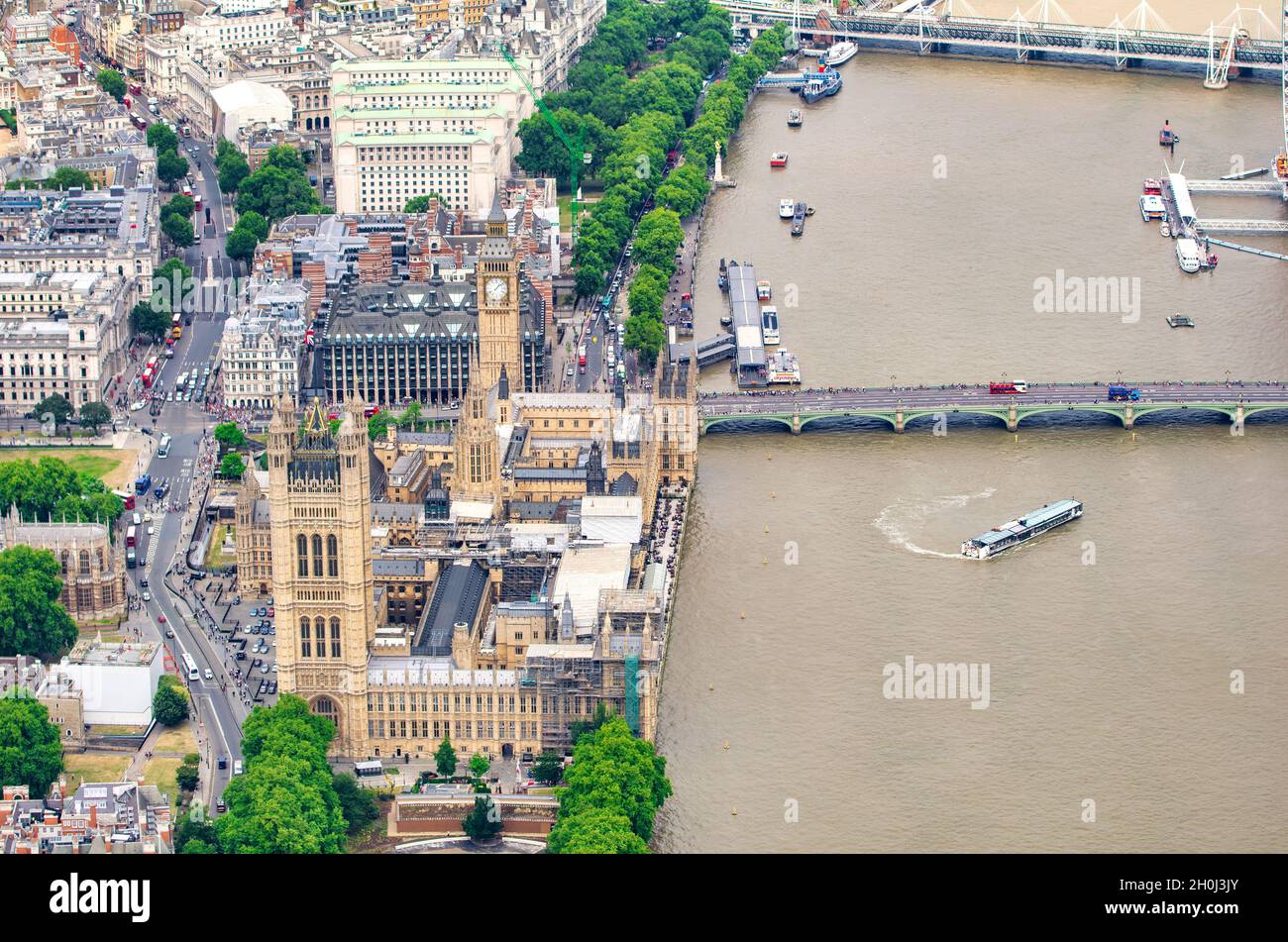 LONDRES, Royaume-Uni - 1ER JUILLET 2015 : vue aérienne de la région de Westminster depuis un hélicoptère Banque D'Images