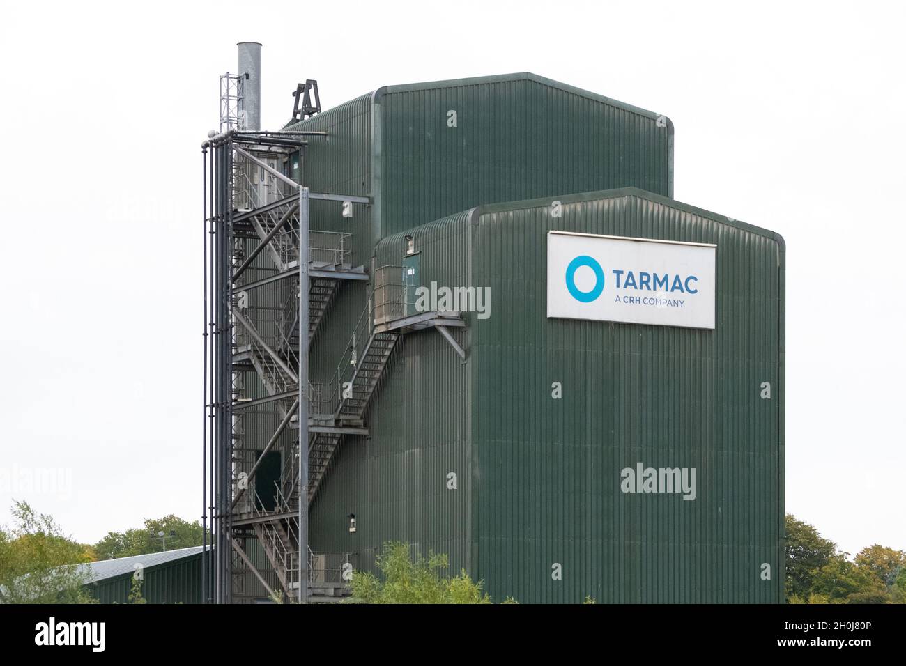 Tarmac Une société CHC signe et logo sur Glasgow Dry Silo Mortar Plant, Uddingston, Glasgow, Écosse, Royaume-Uni Banque D'Images Tarmac Une société CHC signe et logo sur Glasgow Dry Silo Mortar Plant, Uddingston, Glasgow, Écosse, Royaume-Uni Banque D'Images
