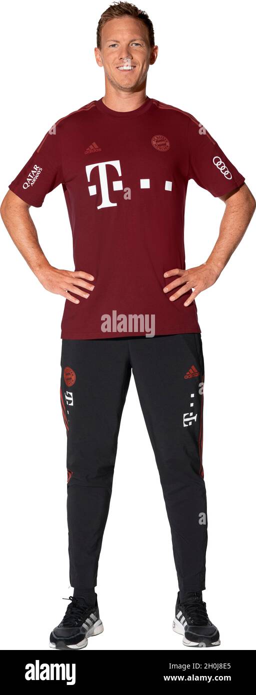 Munich, Allemagne.13 octobre 2021. Entraîneur Julian NAGELSMANN (FC Bayern Munich), image unique, découpe, plan de corps complet, figure entière.USAGE ÉDITORIAL UNIQUEMENT !À DES FINS ÉDITORIALES UNIQUEMENT !Équipe FC Bayern Munich.Football 1.Bundesliga, saison 2021/2022 crédit: Peter Schreiber/FC Bayern Munich via Sven Simon Fotoagentur GmbH & Co. Pressefoto KG # Prinzess-Luise-Str.41 # 45479 M uelheim/R uhr # Tél0208/9413250 # Fax.0208/9413260 # GLS Banque # BLZ 430 609 67 # compte 4030 025 100 # IBAN DE75 4306 0967 4030 0251 00 # BIC GENODEM1GLS # www.svensimon.net./dpa/Alamy Live News Banque D'Images
