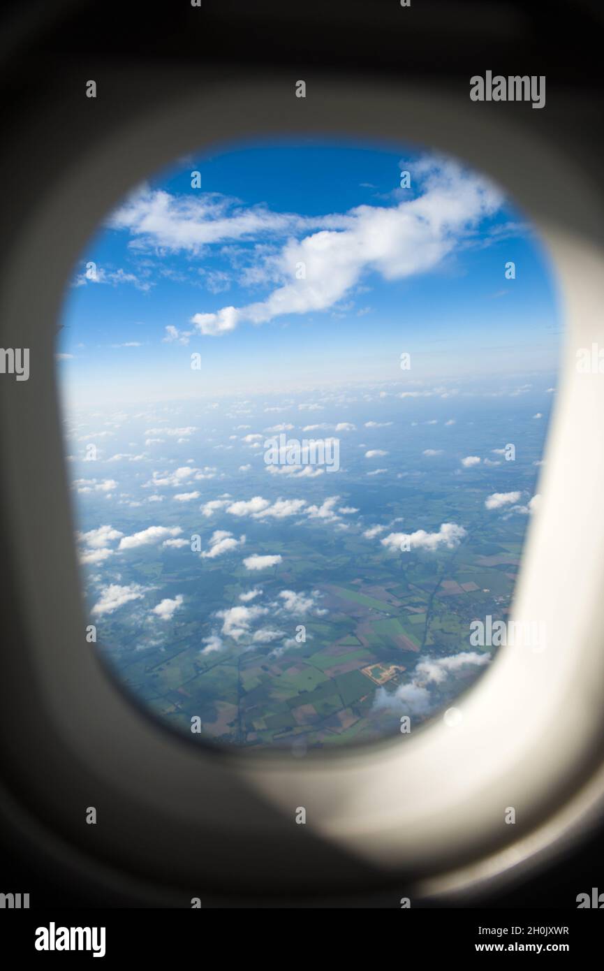Fenêtre d'un avion Banque D'Images